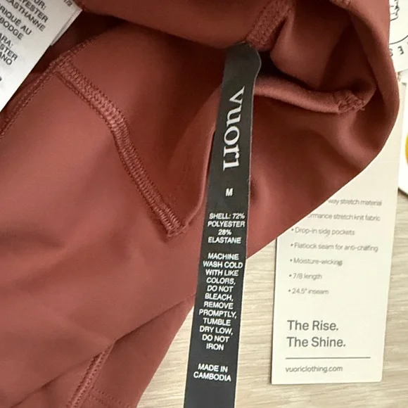 Vuori Studio Pocket Legging in Rosewood - Picture 4 of 9